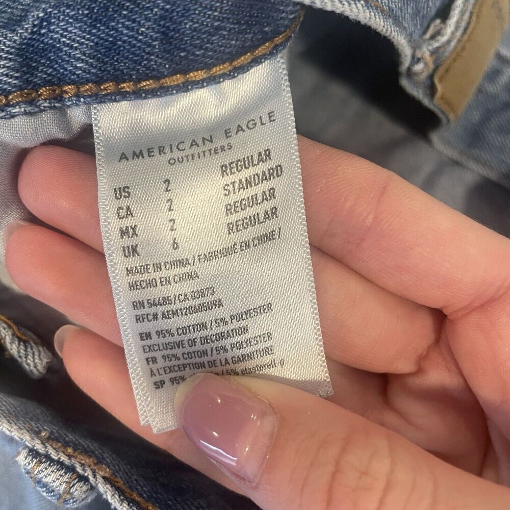 American Eagle Distressed Lightweight Mom Jean Size 2 Reg - Picture 4 of 10